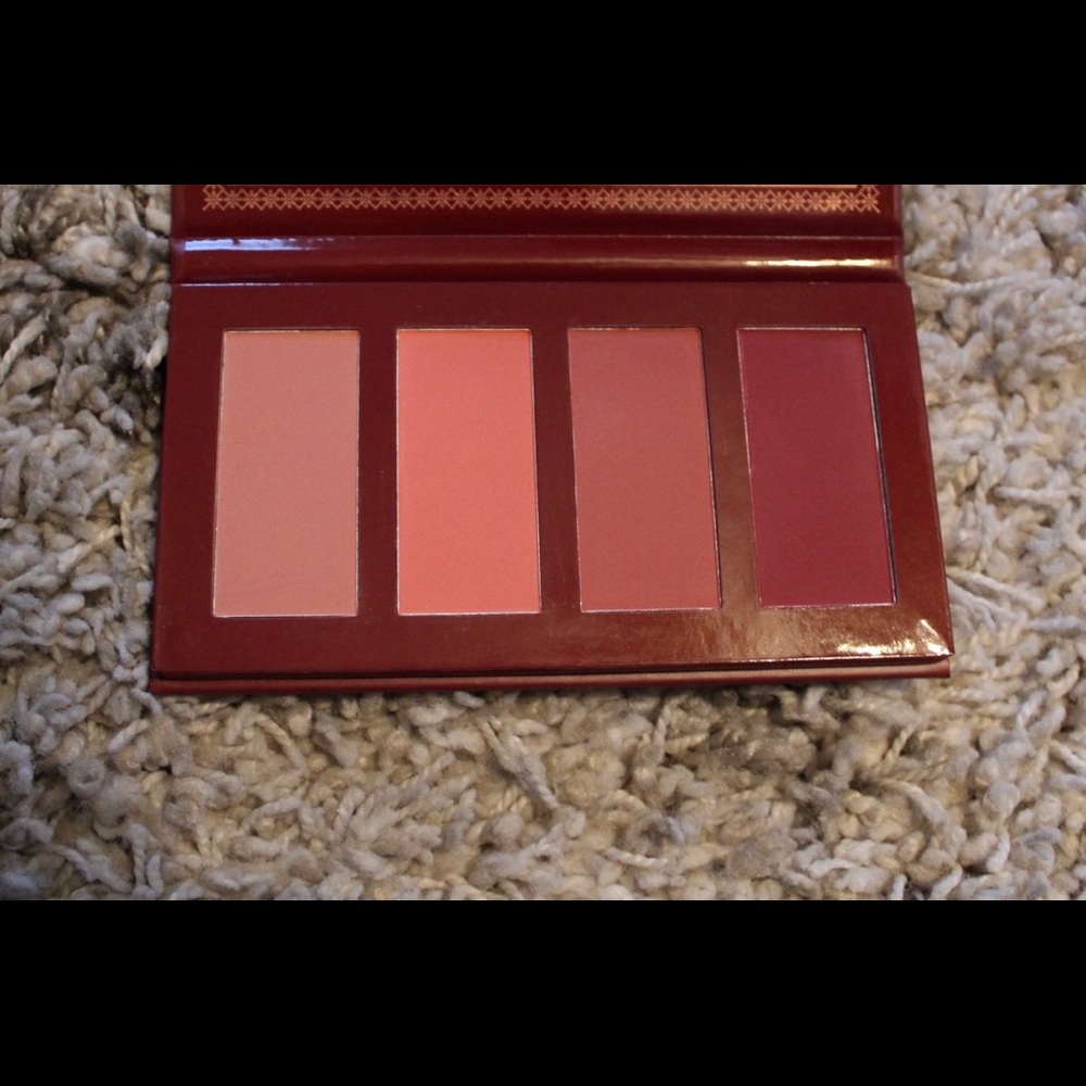Ace Beaute Blush Palette